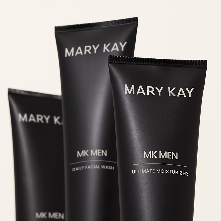 Gamme de produits MKMen Mary Kay comprenant l&rsquo;Hydratant ultime, le Nettoyant facial et la Cr&egrave;me &agrave; raser